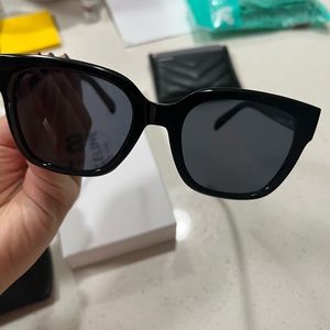 Black sunnies